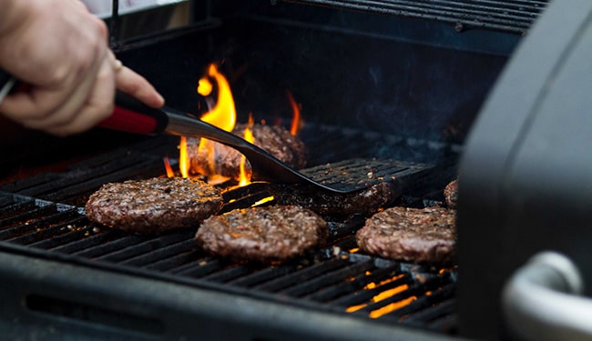 grilling burgers